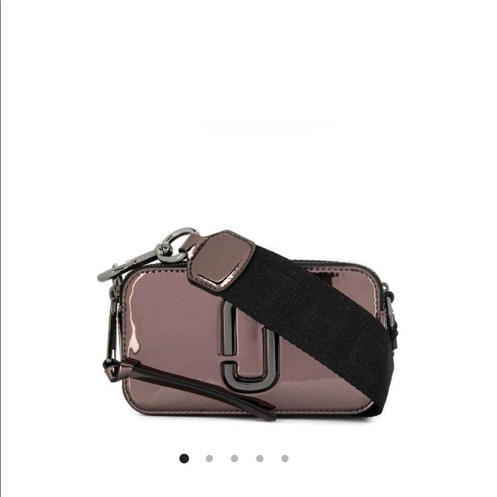 Marc Jacobs Patent Camera Crossbody Bag in Dusty Rose with Black Strap